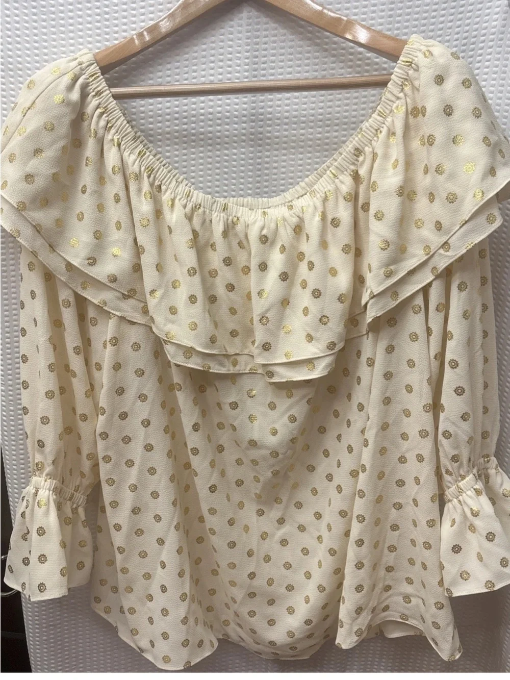 NWT Women’s Michael Kors off-the-shoulder blouse w/ Gold Polka Dot Sz 3X